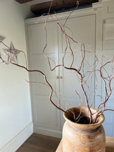 Load image into Gallery viewer, Twisted Willow Branches Tall Curly Twigs For Vase Natural Dried Stems For Minimalist Spring Decor Wabi Sabi Style